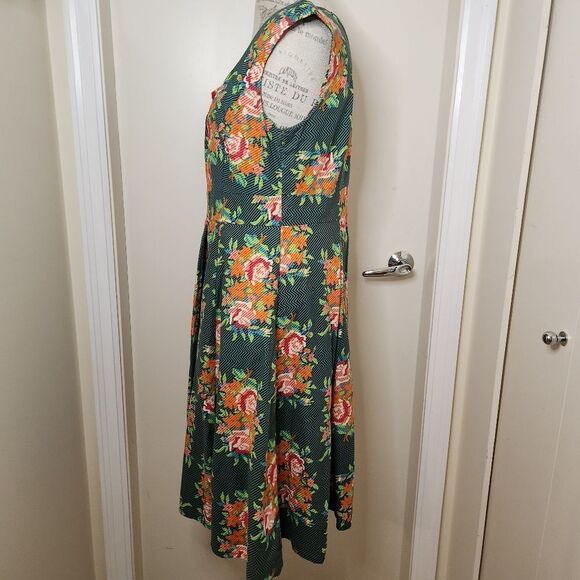 Cherry Velvet pinup dress - Picture 2 of 15